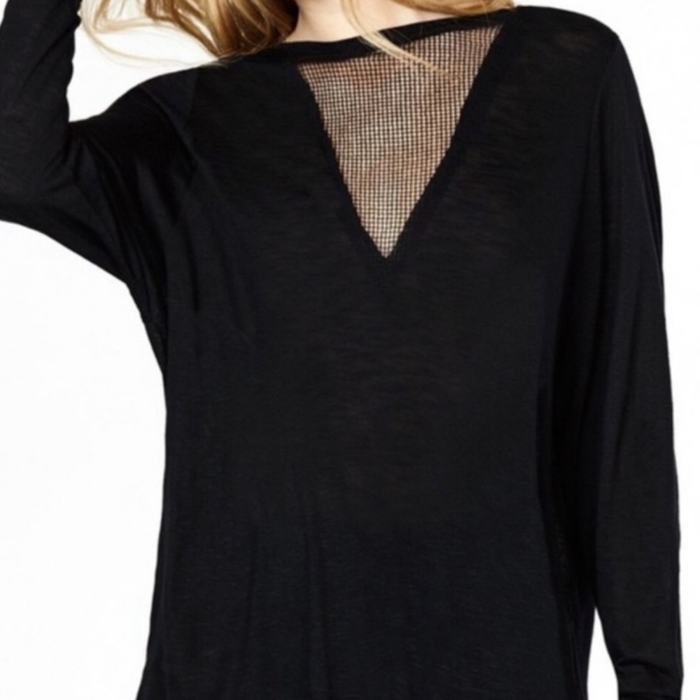 Emma & Sam deep V mesh tee
